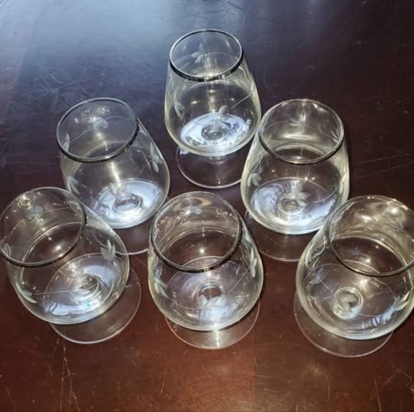 Elegant Etched Brandy Glass set of 6 - Picture 3 of 3